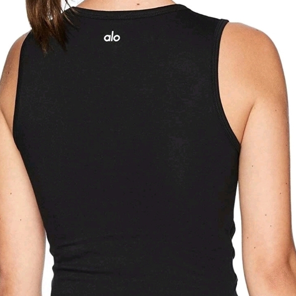 ALO Yoga Twist Front Crop Black Tank Top - Picture 1 of 6
